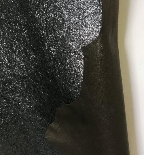 Galanterinė/drabužinė oda - juoda, blizgi, dekoruota, 1mm, 70x47 - Image 3
