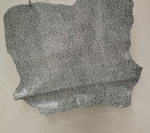 Galanterinė oda - baltai pilka, marga, 0,9mm, 55x64 - Image 4