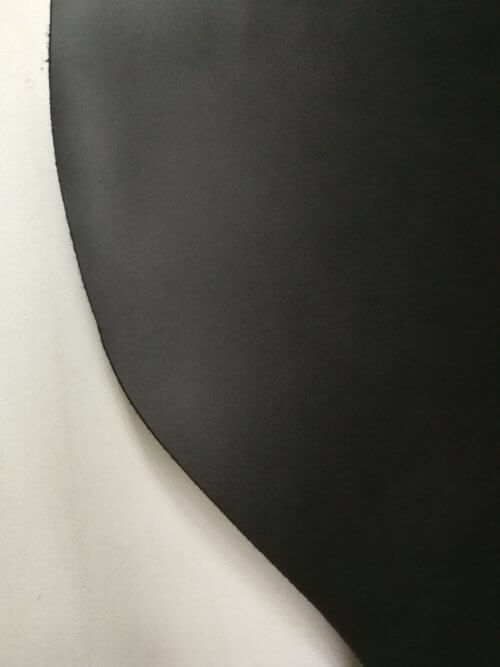 Galanterinė oda - juoda, standi, lygi, 1,5mm, 88x70 - Image 2