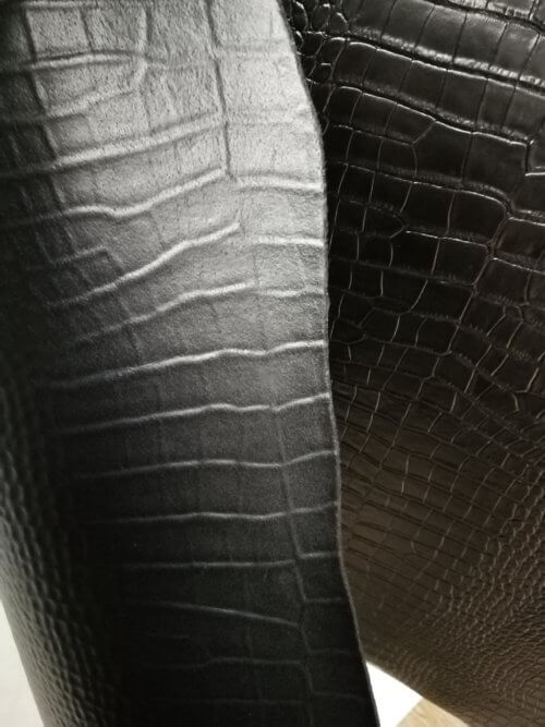 Diržinė oda - juoda, kroko imitacija, augalin.raug. 3mm, 157dm2 - Image 3