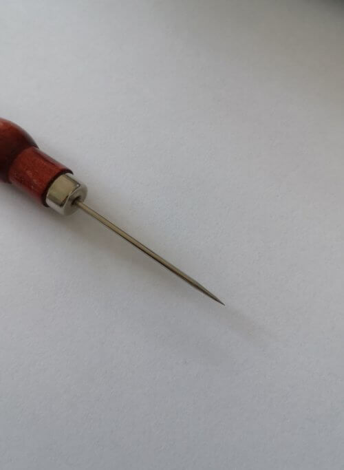 Straight round needle awl with wooden handle, sharp - Image 2