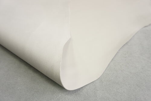 Galanterinė oda - balta, vidut. kietumo, 0,7mm, 69x60 - Image 3