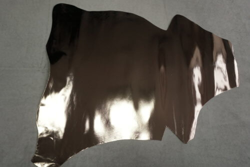 Haberdashery leather - light gold, mirror effect, medium hardness, 0,8mm, 51x48 - Image 2