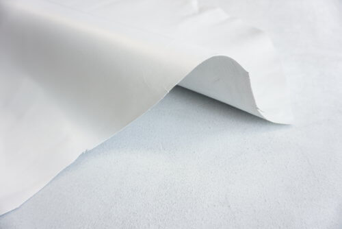 Drabužinė/galanterinė oda - balta perlamutrinė, vidut. minkštumo, 0,7mm, 76x72 - Image 4