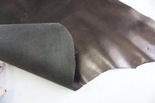 Haberdashery leather - black, shiny, medium rigid, 0,8mm, 66x56 - Image 4