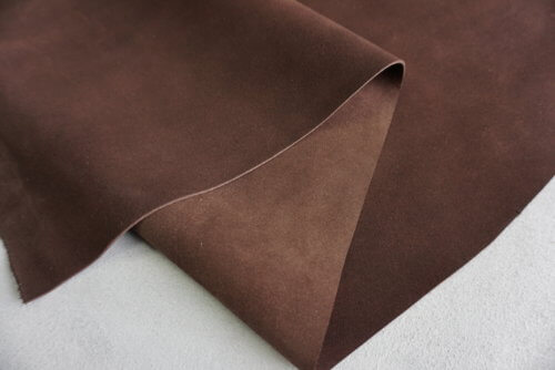Galanterinė oda - veliūras "Špaltas", ruda, minkšta, 1,3mm, 83x62 - Image 3