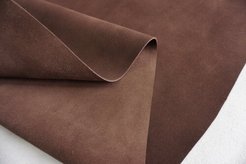 Galanterinė oda - veliūras "Špaltas", ruda, minkšta, 1,3mm, 83x62 - Image 4