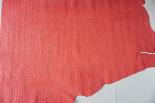 Galanterinė oda - kroko imitacija, raudona, matinė, minkšta, 1,2mm, 130x88 - Image 2