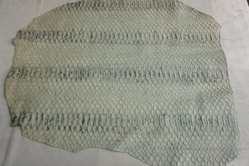 Galanterinė oda - kroko imitacija, melsva marga, matinė, minkšta, 1,3mm, 89x73 - Image 2