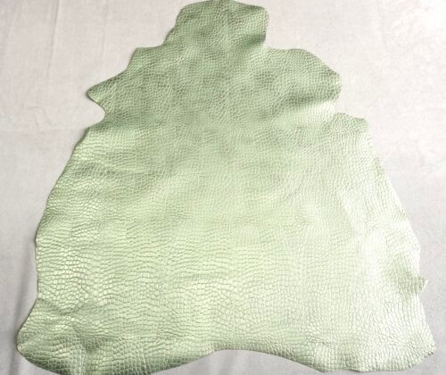 Galanterinė oda - žalia, blizgi, fakt., vidut. kietumo, 0,8mm, 67x58 - Image 2