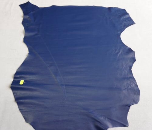Drabužinė/galanterinė oda - mėlyna, minkšta, 0,8mm, 80x68 - Image 2