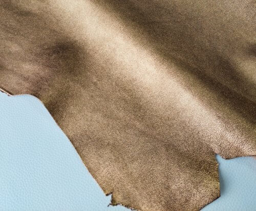 Galanterinė oda - auksinė, dekoruota, minkšta, 1,3mm, 83x80 - Image 3