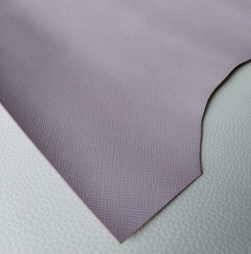 Galanterinė oda - šv. ružava, faktūrinė, vidut. kietumo, 1,5mm, 122x48 - Image 2