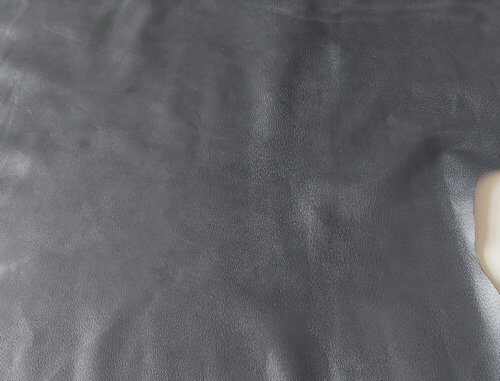 Galanterinė oda - juoda, faktūrinė, minkšta, 0,5-0,6mm, 110x95 - Image 4