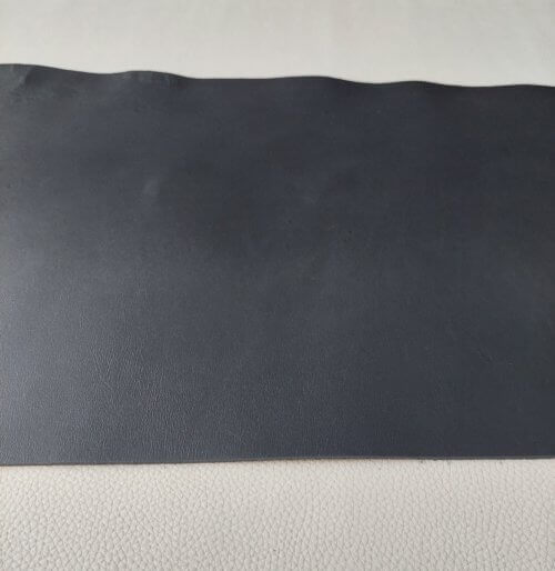 Galanterinė oda - juoda, lygi, minkšta, 2,0-2,2mm, 149x29 - Image 3