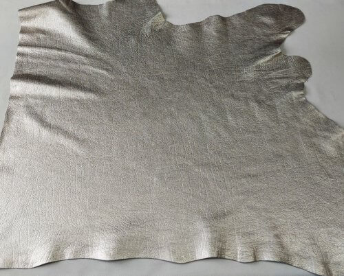 Haberdashery leather - Light gold, shiny, textured, medium hardness, 1,6mm, 110x84 - Image 4
