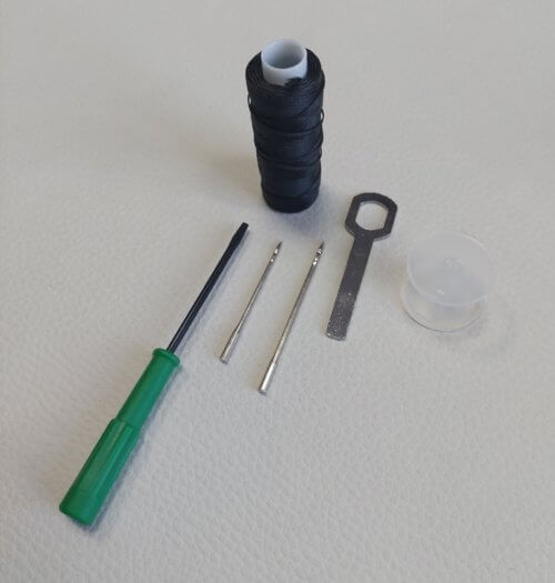 Leathercraft Stitching Tool, 2 Needles Leather Sewing Machine Awl for All Kit with 2 Piece Straight Needles, to Sew and Repair Leather - Image 2