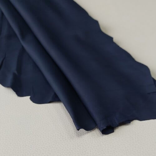 Haberdashery/Clothing leather - Dark blue, very soft, 0,6-0,7mm, 40-42dm2 - Image 2