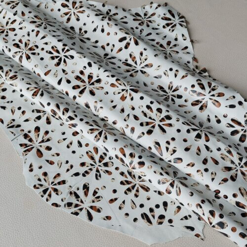 Haberdashery/Clothing leather - Decorated, soft, 0,6-0,7mm, 100x75cm - Image 2
