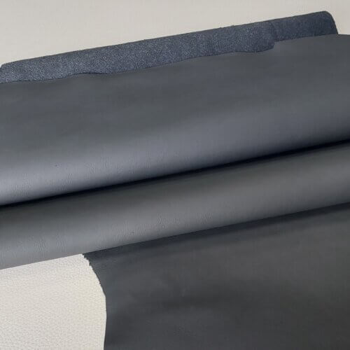 Automobilinė oda - Tamsiai pilka, lygi, vidut.minkštumo, 1,4-1,6mm, 80x65cm - Image 2