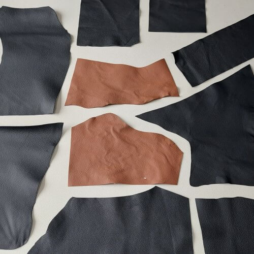 Scraps (Automotive leather, black/brown with texture MIX) 1kg. - Nr. 4996 - Image 4