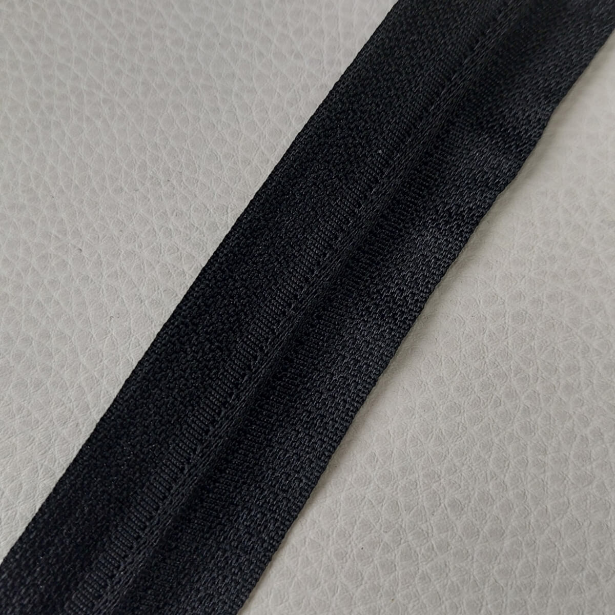 Užtrauktukas - 5 dydžio, plastmasinis, spiralinis, juodas - Image 2